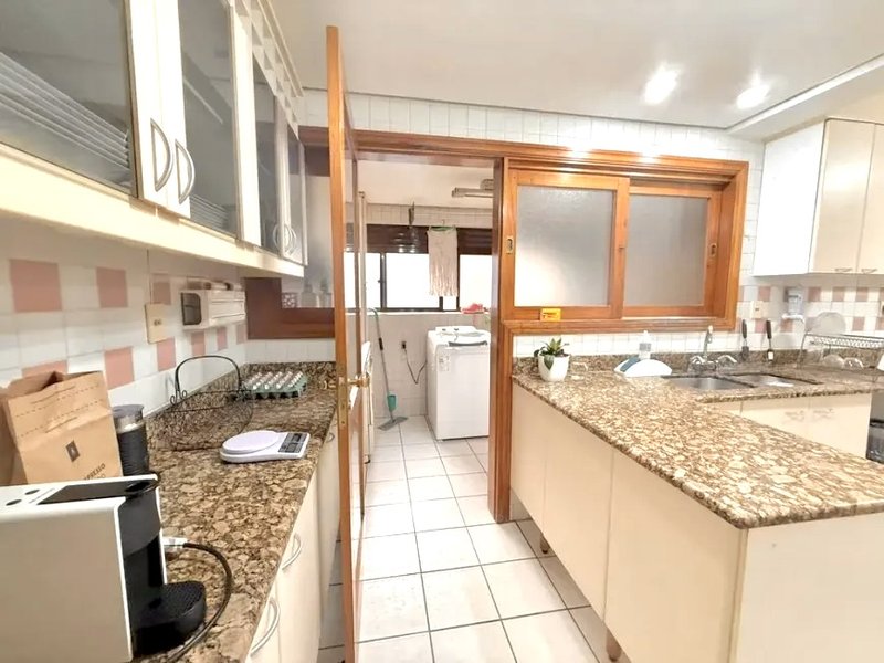 R$ 1.450.000 - APARTAMENTO - 167M2 - 3 DORM - SUÍTE - SACADÃO - DEPENDÊNCIA - 2 VAGAS Rua Carvalho Monteiro Porto Alegre - 