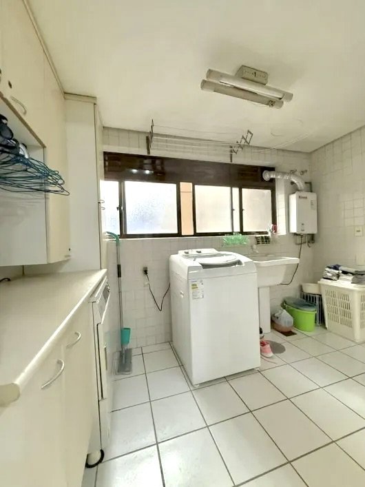R$ 1.450.000 - APARTAMENTO - 167M2 - 3 DORM - SUÍTE - SACADÃO - DEPENDÊNCIA - 2 VAGAS Rua Carvalho Monteiro Porto Alegre - 