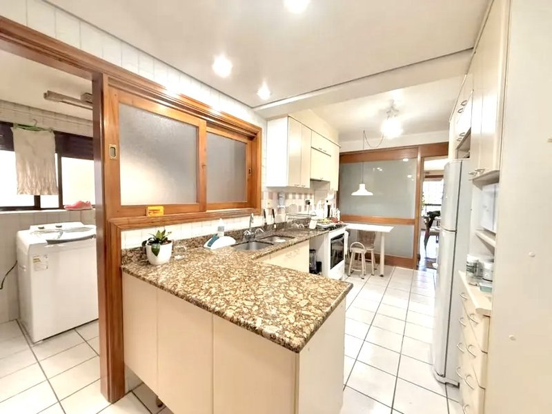 R$ 1.450.000 - APARTAMENTO - 167M2 - 3 DORM - SUÍTE - SACADÃO - DEPENDÊNCIA - 2 VAGAS Rua Carvalho Monteiro Porto Alegre - 
