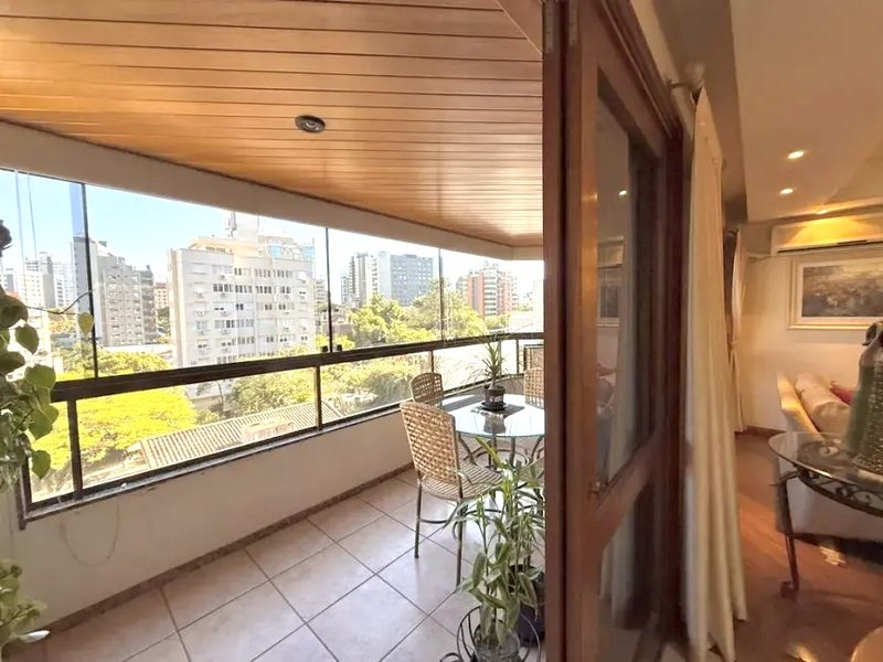 R$ 1.450.000 - APARTAMENTO - 167M2 - 3 DORM - SUÍTE - SACADÃO - DEPENDÊNCIA - 2 VAGAS Rua Carvalho Monteiro Porto Alegre - 