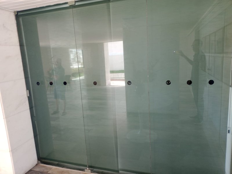 APARTAMENTO VISTA MAR 3 QUARTOS SUÍTE VARANDA LAVABO GARAGEM À VENDA NA BARRA! Avenida Sete de Setembro Salvador - 