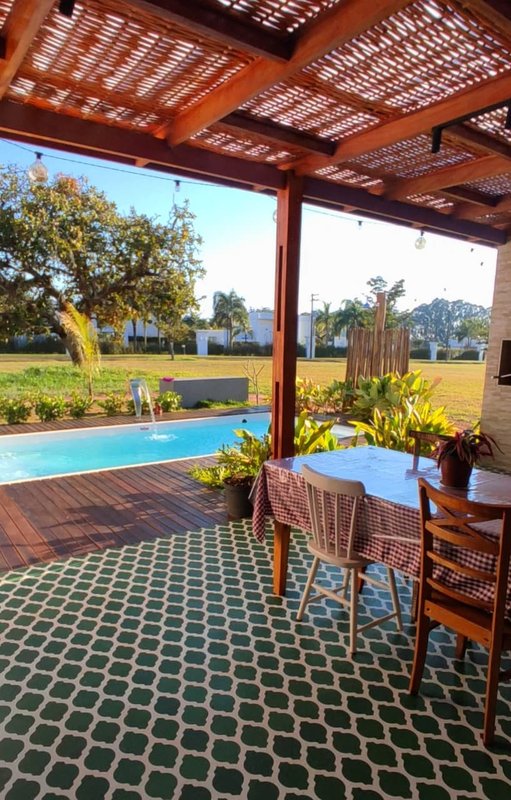 Casa com Piscina no Thermas Rua 203 Águas de Santa Bárbara - 