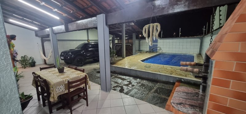 🏡 Casa térrea espaçosa e pronta para morar!  Caraguatatuba - 