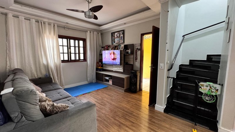 Sobrado 2 dormit&oacute;rios + 3 vagas de garagem  Guarulhos - 