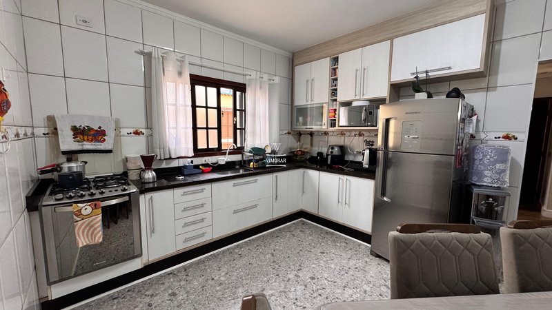 Sobrado 2 dormit&oacute;rios + 3 vagas de garagem  Guarulhos - 