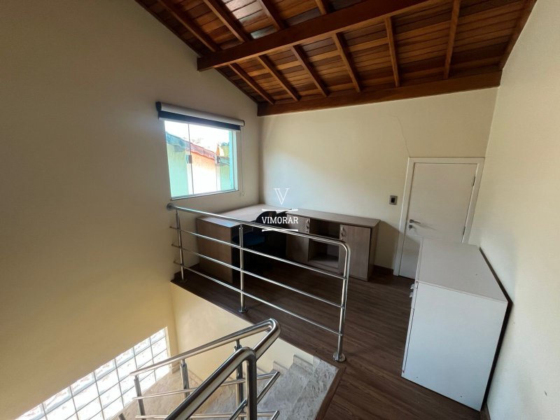 Sobrado 3 dormit&oacute;rios sendo 1 su&iacute;te + 2 vagas de garagem  Guarulhos - 