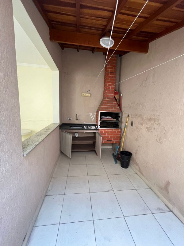 Sobrado 3 dormit&oacute;rios sendo 1 su&iacute;te + 2 vagas de garagem  Guarulhos - 