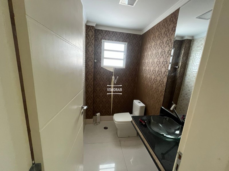 Sobrado 3 dormit&oacute;rios sendo 1 su&iacute;te + 2 vagas de garagem  Guarulhos - 