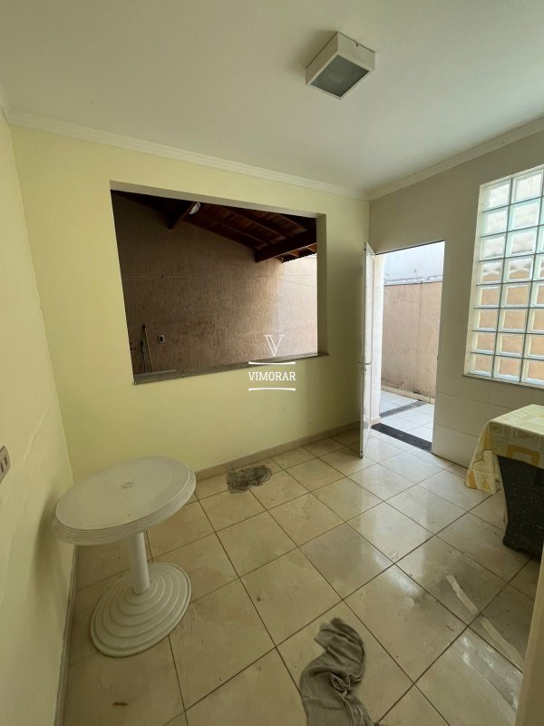 Sobrado 3 dormit&oacute;rios sendo 1 su&iacute;te + 2 vagas de garagem  Guarulhos - 