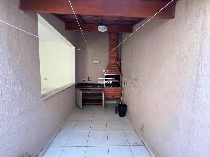 Sobrado 3 dormit&oacute;rios sendo 1 su&iacute;te + 2 vagas de garagem  Guarulhos - 