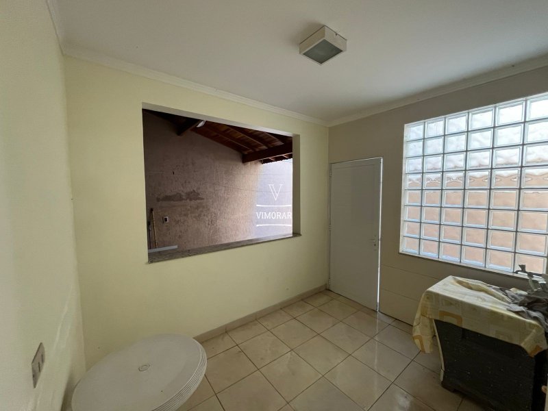 Sobrado 3 dormit&oacute;rios sendo 1 su&iacute;te + 2 vagas de garagem  Guarulhos - 