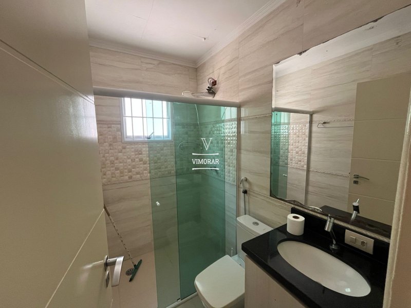 Sobrado 3 dormit&oacute;rios sendo 1 su&iacute;te + 2 vagas de garagem  Guarulhos - 