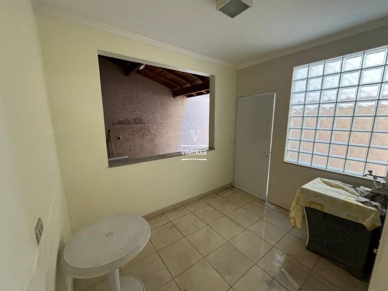 Sobrado 3 dormit&oacute;rios sendo 1 su&iacute;te + 2 vagas de garagem  Guarulhos - 