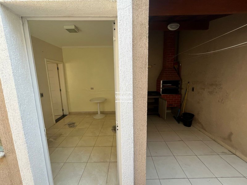 Sobrado 3 dormit&oacute;rios sendo 1 su&iacute;te + 2 vagas de garagem  Guarulhos - 