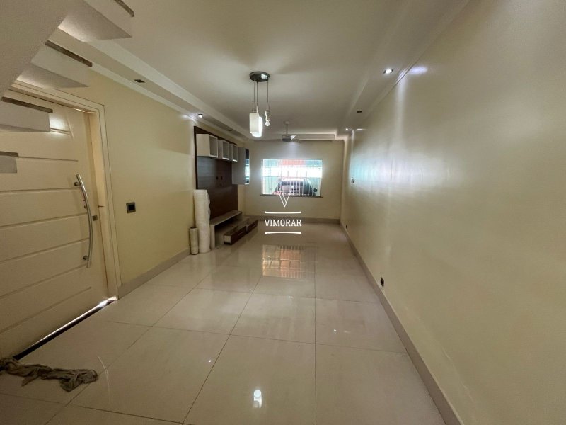 Sobrado 3 dormit&oacute;rios sendo 1 su&iacute;te + 2 vagas de garagem  Guarulhos - 