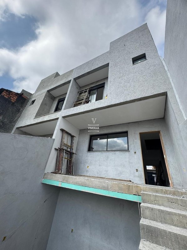 Sobrado 3 su&iacute;tes + 4 vagas de garagem  Guarulhos - 