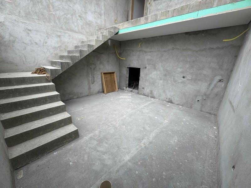 Sobrado 3 su&iacute;tes + 4 vagas de garagem  Guarulhos - 