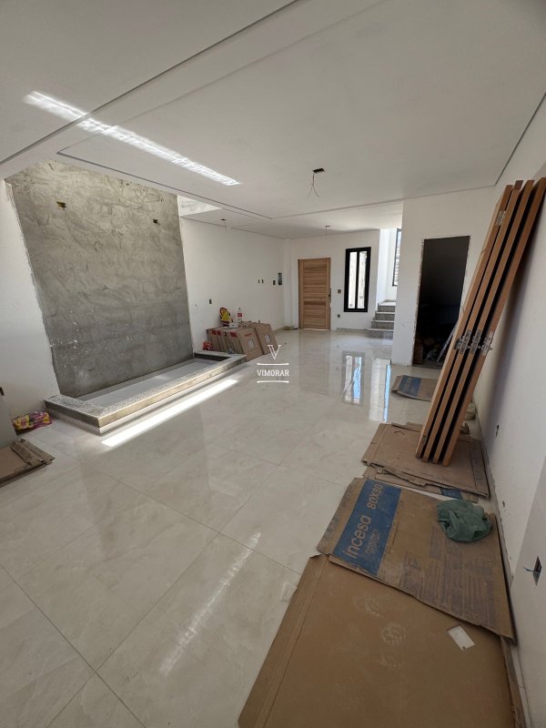 Sobrado 3 su&iacute;tes + 4 vagas de garagem  Guarulhos - 