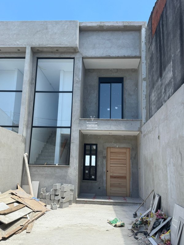 Sobrado 3 su&iacute;tes + 4 vagas de garagem  Guarulhos - 