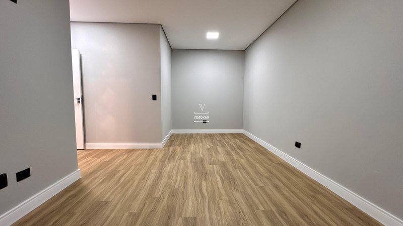 Sobrado 3 dormit&oacute;rios sendo 1 su&iacute;te + 3 vagas de garagem  Guarulhos - 