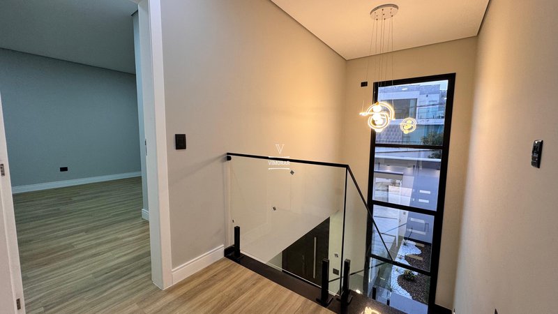 Sobrado 3 dormit&oacute;rios sendo 1 su&iacute;te + 3 vagas de garagem  Guarulhos - 