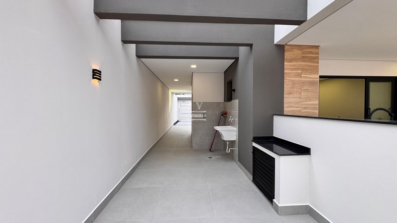 Sobrado 3 dormit&oacute;rios sendo 1 su&iacute;te + 3 vagas de garagem  Guarulhos - 