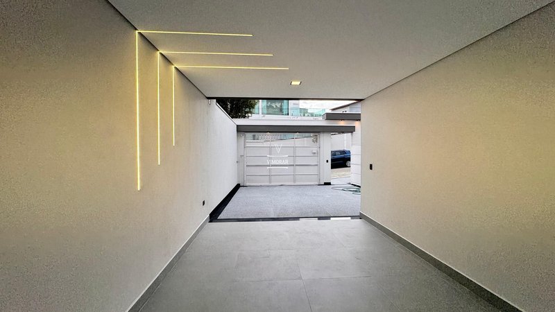 Sobrado 3 dormit&oacute;rios sendo 1 su&iacute;te + 3 vagas de garagem  Guarulhos - 