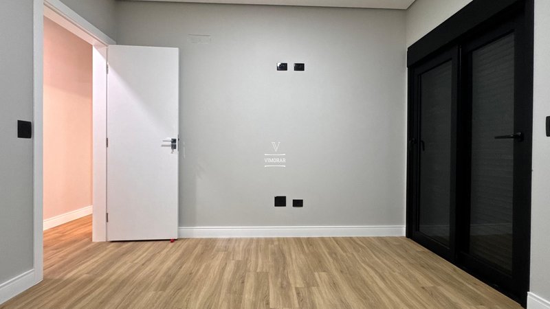 Sobrado 3 dormit&oacute;rios sendo 1 su&iacute;te + 3 vagas de garagem  Guarulhos - 