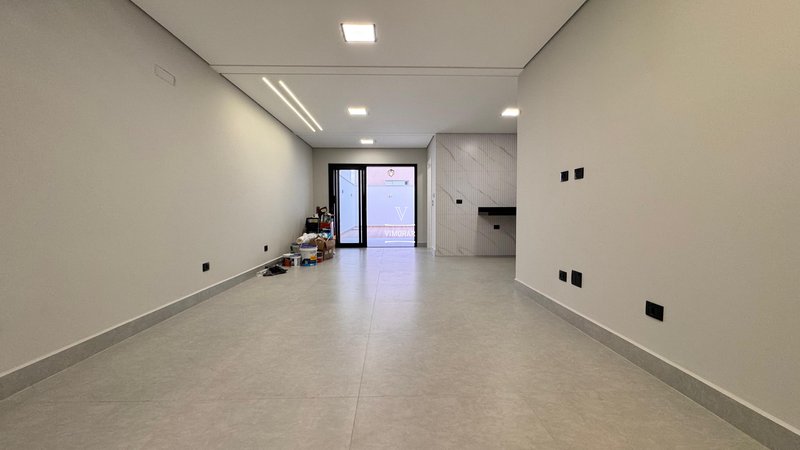 Sobrado 3 dormit&oacute;rios sendo 1 su&iacute;te + 3 vagas de garagem  Guarulhos - 