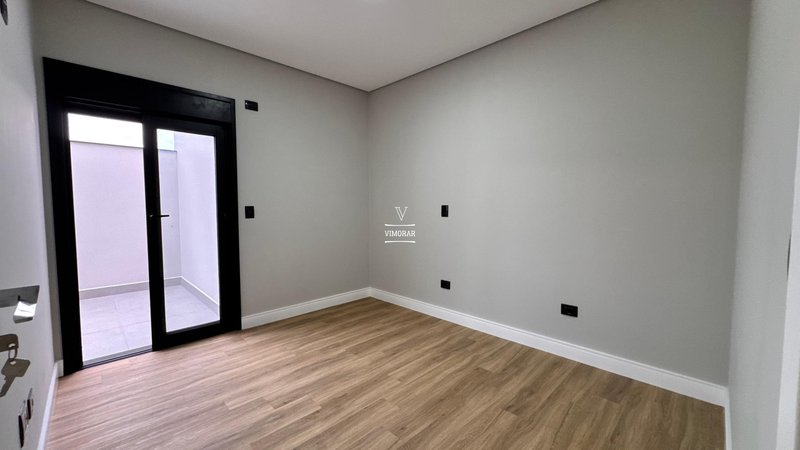 Sobrado 3 dormit&oacute;rios sendo 1 su&iacute;te + 3 vagas de garagem  Guarulhos - 