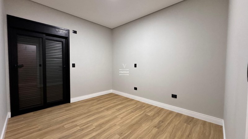 Sobrado 3 dormit&oacute;rios sendo 1 su&iacute;te + 3 vagas de garagem  Guarulhos - 