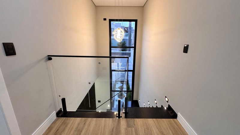 Sobrado 3 dormit&oacute;rios sendo 1 su&iacute;te + 3 vagas de garagem  Guarulhos - 