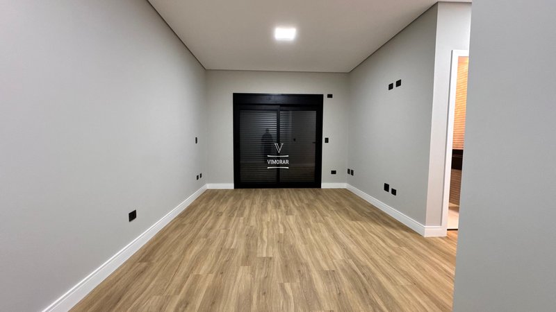 Sobrado 3 dormit&oacute;rios sendo 1 su&iacute;te + 3 vagas de garagem  Guarulhos - 