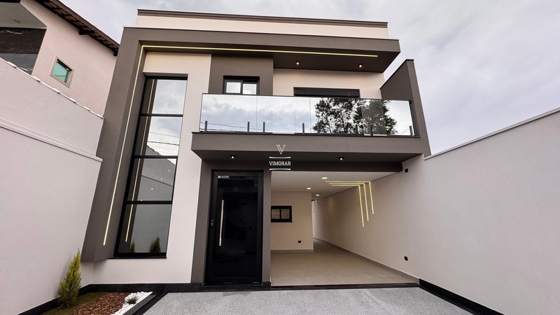 Sobrado 3 dormit&oacute;rios sendo 1 su&iacute;te + 3 vagas de garagem  Guarulhos - 