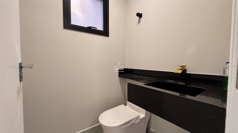 Sobrado 3 dormit&oacute;rios sendo 1 su&iacute;te + 3 vagas de garagem  Guarulhos - 