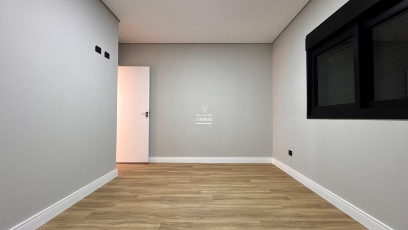 Sobrado 3 dormit&oacute;rios sendo 1 su&iacute;te + 3 vagas de garagem  Guarulhos - 