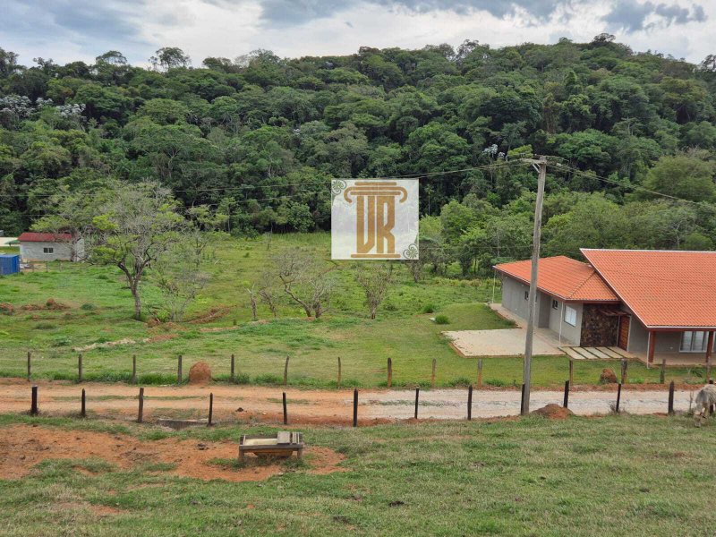 Sitio na zona norte de São José dos Campos com 20.000m²  São José dos Campos - 