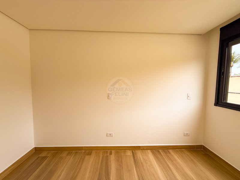 Casa em Condomínio na Praia de Juquehy - À VENDA  São Sebastião - 