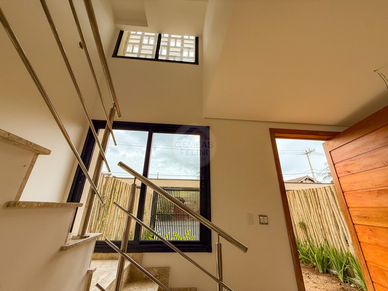 Casa em Condomínio na Praia de Juquehy - À VENDA  São Sebastião - 