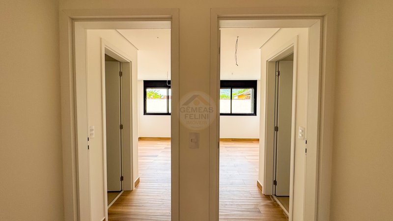 Casa em Condomínio na Praia de Juquehy - À VENDA  São Sebastião - 