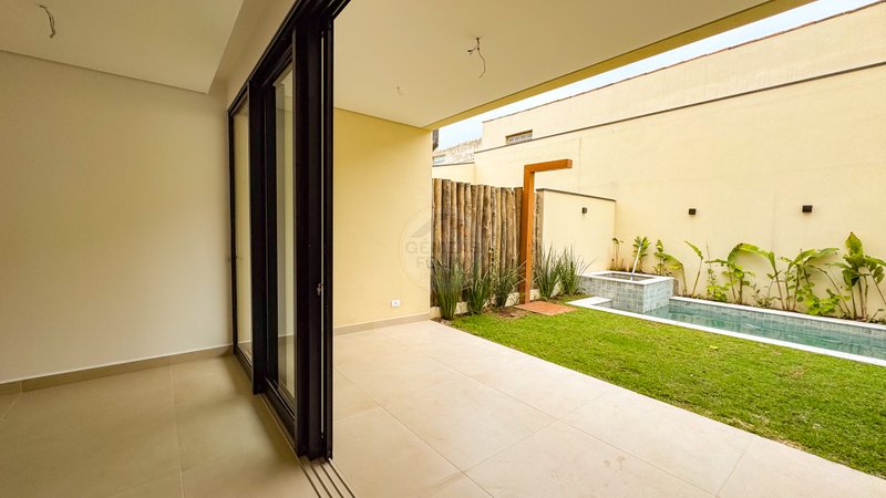 Casa em Condomínio na Praia de Juquehy - À VENDA  São Sebastião - 