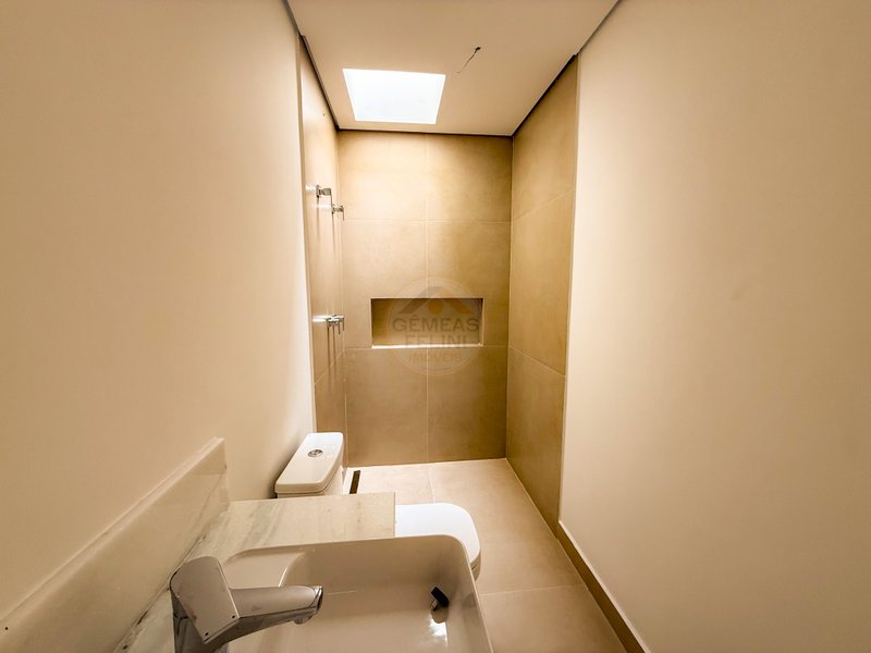 Casa em Condomínio na Praia de Juquehy - À VENDA  São Sebastião - 