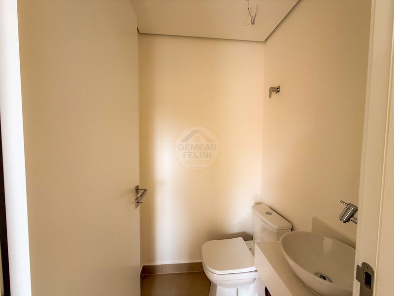 Casa em Condomínio na Praia de Juquehy - À VENDA  São Sebastião - 