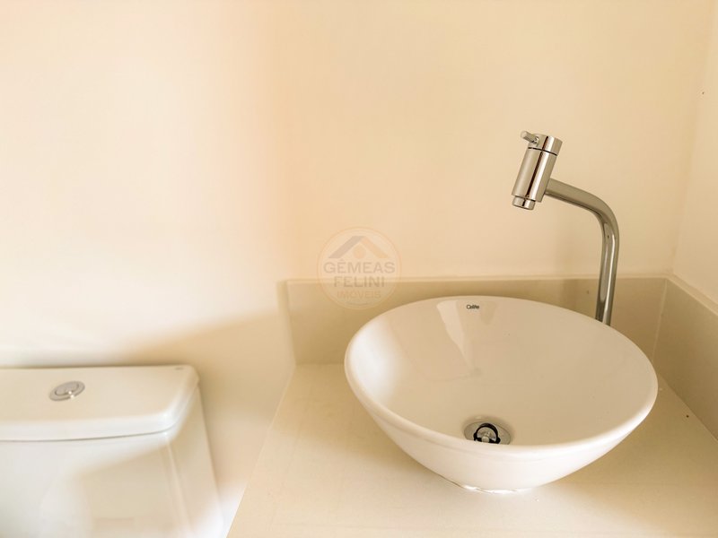 Casa em Condomínio na Praia de Juquehy - À VENDA  São Sebastião - 