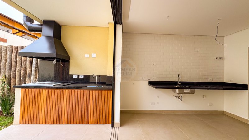 Casa em Condomínio na Praia de Juquehy - À VENDA  São Sebastião - 