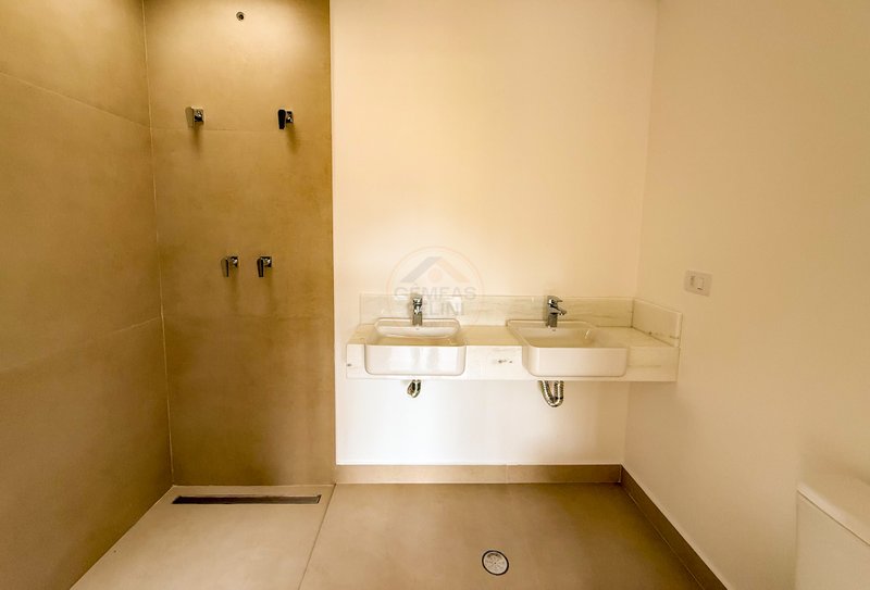 Casa em Condomínio na Praia de Juquehy - À VENDA  São Sebastião - 