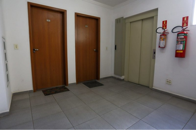 Apartamento &agrave; venda, 47m - Mobiliado, 2 quartos, 1 vaga coberta - R$ 260.000 - Sorocaba SP Avenida Três de Março Sorocaba - 
