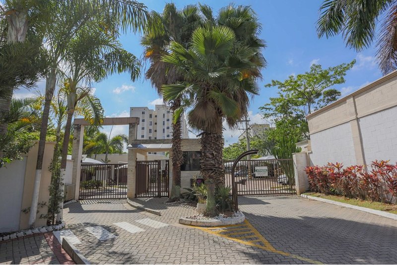 Apartamento &agrave; venda, 47m - Mobiliado, 2 quartos, 1 vaga coberta - R$ 260.000 - Sorocaba SP Avenida Três de Março Sorocaba - 