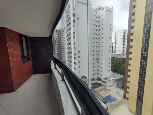 APARTAMENTO 4 SUITES VARANDA ANDAR ALTO 3 GARAGENS ELEVADOR PISCINA QUADRA ACADEMIA !!! Rua Oito de Dezembro Salvador - 