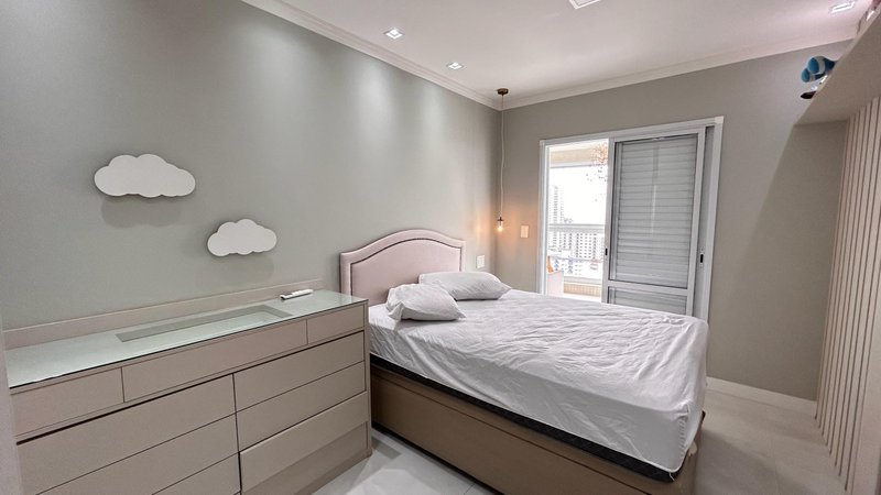 APARTAMENTO À VENDA - MOBILIADO – ALTO PADRÃO - 151M2 - 3 SUÍTE Rua Ipanema Praia Grande - 